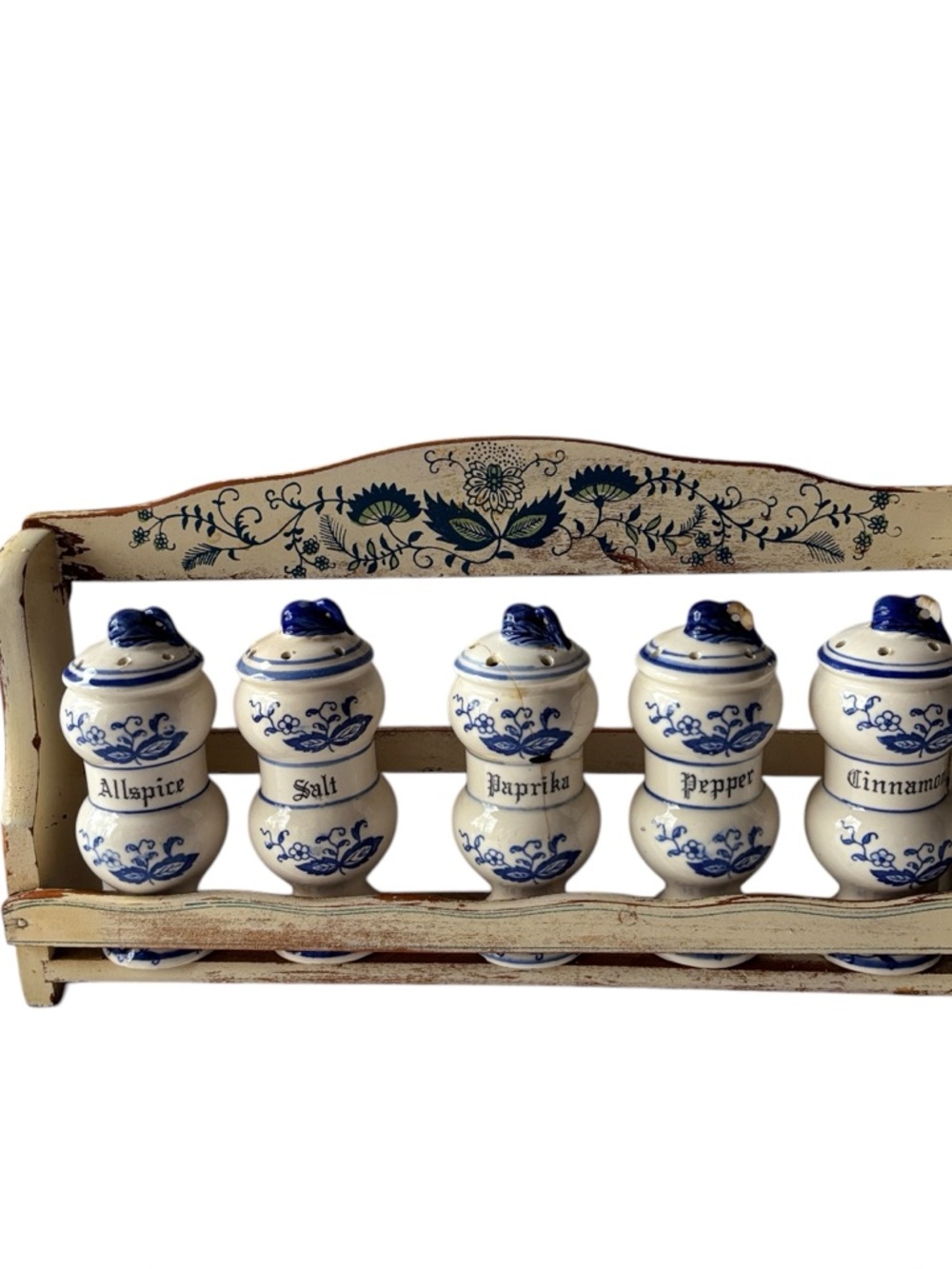 VTG ceramic spice jar set featuring a Blue Onion pattern with spice rack